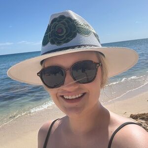 Meet your Posher, Alex